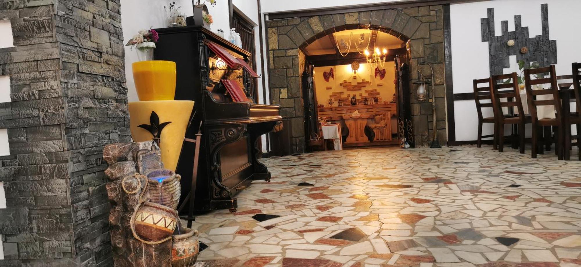 Hanul Izvorul Rece Sinaia Dış mekan fotoğraf